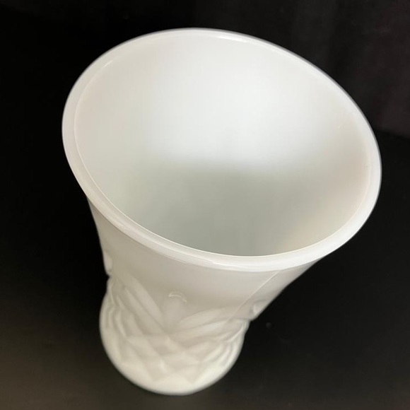 Vintage Anchor Hocking Milk Glass Pineapple Pattern Flat Tumbler - Picture 3 of 4